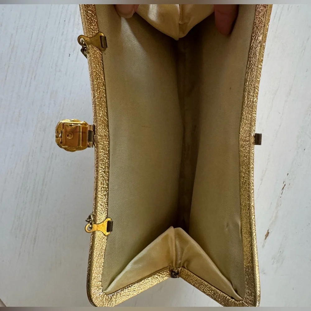 Elegant Gold Clutch Bag - Picture 3 of 3